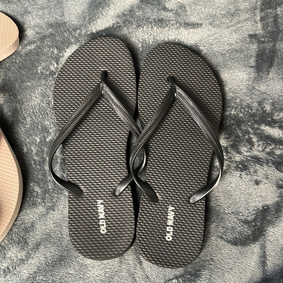 🆕 OLD NAVY Flip-Flop Bundle ~ 7 - Picture 2 of 10